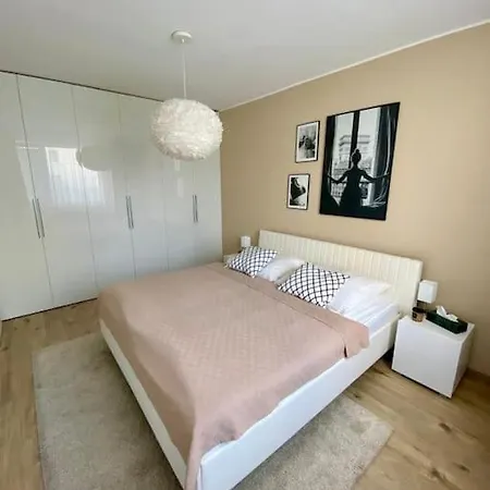 דירה Lucao Apartment, 1-4 Guests, Free Parking & Wifi, 10 Min From Downtown