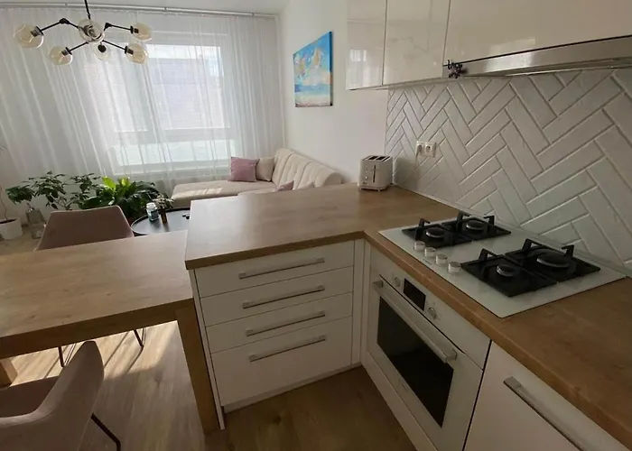 Apartmán Bratislava, Lucao Family Apartment, Balcony, Free Parking, Aircondition, 8km Old Town