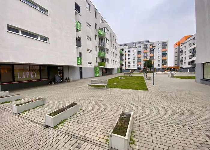Bratislava, Lucao Family Apartment, Balcony, Free Parking, Aircondition, 8km Old Town Apartament