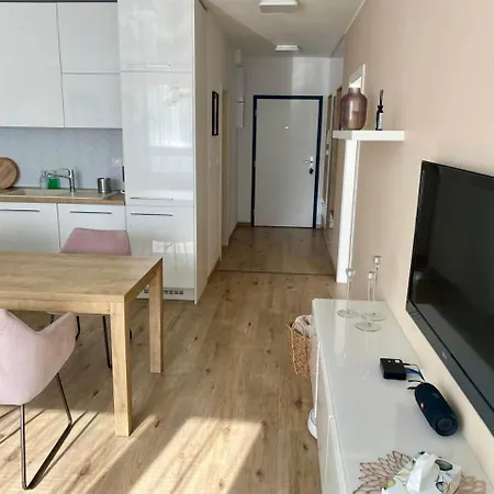 Appartamento Bratislava, Lucao Family Apartment, Balcony, Free Parking, Aircondition, 8km Old Town Bratislava